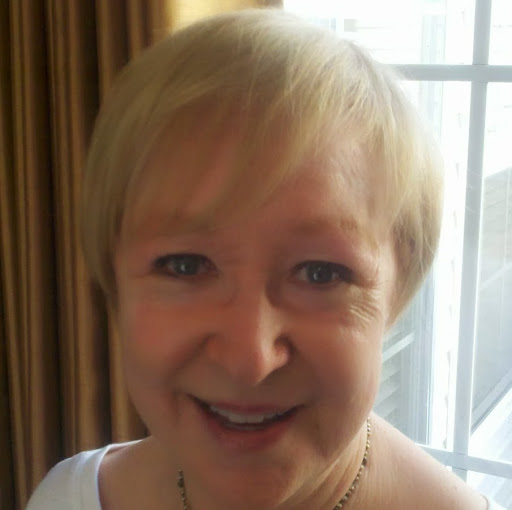 Alice Gregory Photo 11