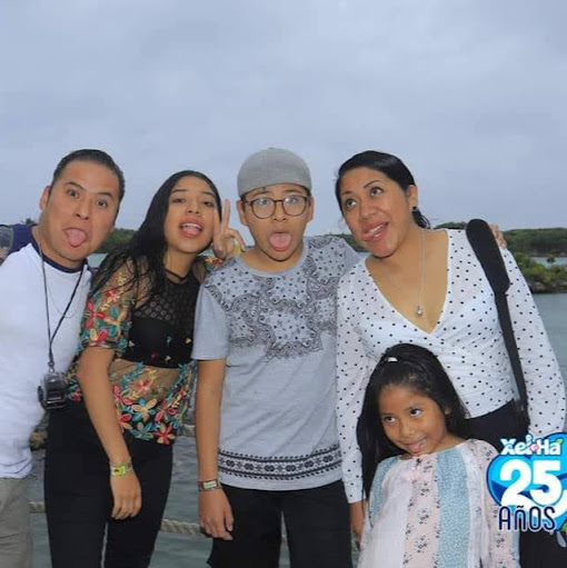 David Alvarez Photo 17