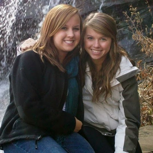 Hallie Davis Photo 14