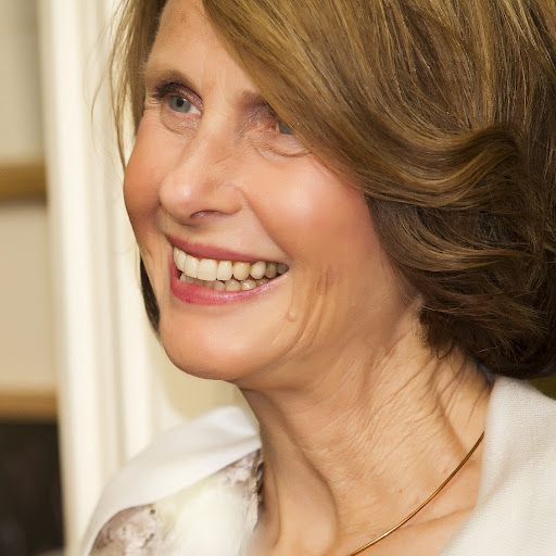 Cathy Hudson Photo 16