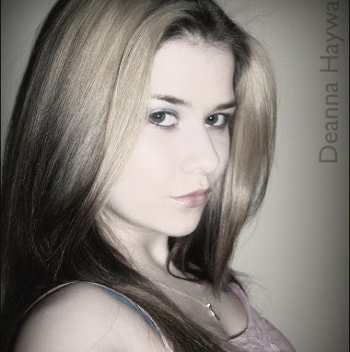 Deanna Hayward Photo 5