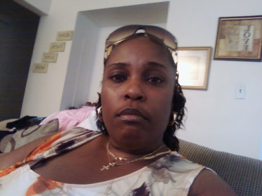 Tenisha Brown Photo 11