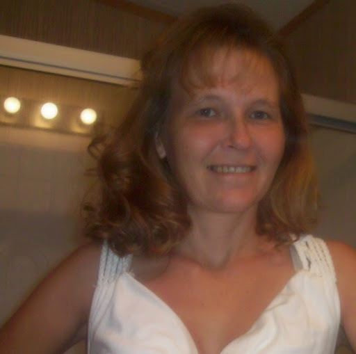 Lisa Hebert Photo 9