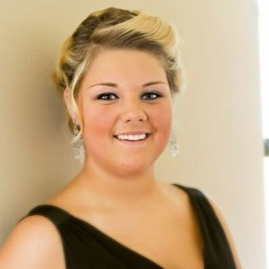 Holly Jensen Photo 12