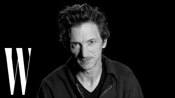 John Hawkes Photo 33