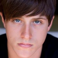 Shane Harper Photo 5