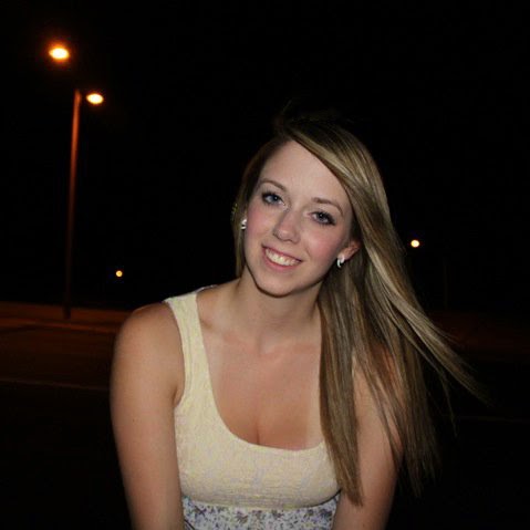 Emily Gates Photo 16