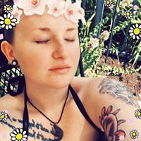 Sarah Kinsey Photo 6