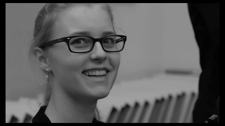 Abigail Cline Photo 14