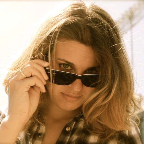 Vanessa Schneider Photo 9