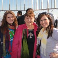 Laura Dooley Photo 6