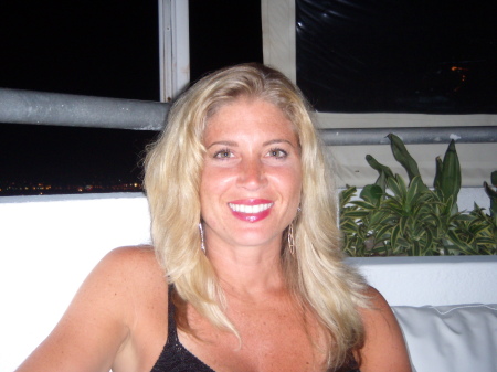 Lisa Gomez Photo 20