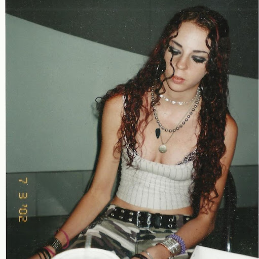 Samantha Combs Photo 14