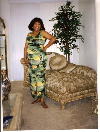 Sharon Wells Photo 18