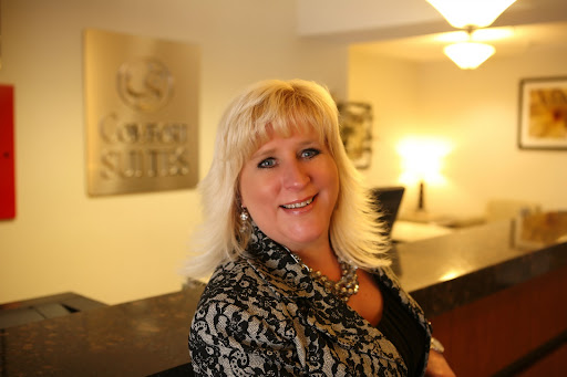 Michelle Dillon Photo 15