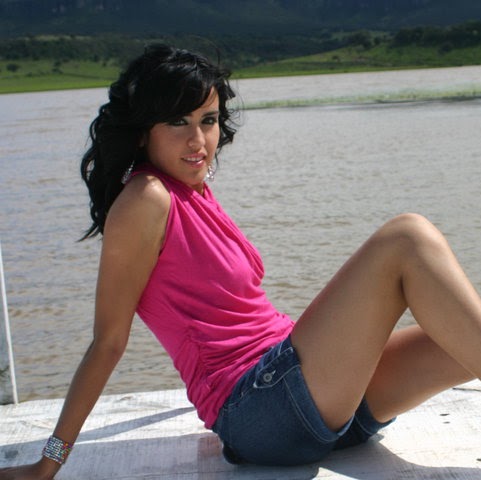 Luz Correa Photo 12
