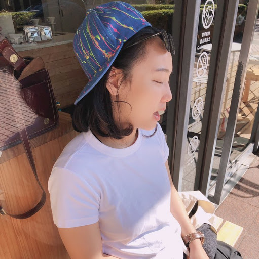 Julia Lin Photo 13
