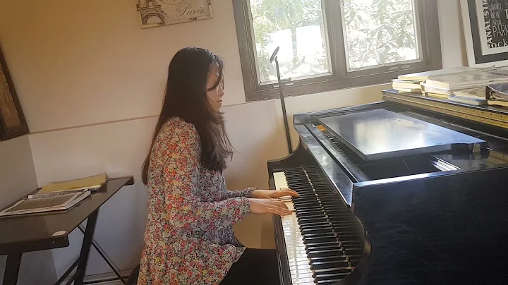 Helen Yoo Photo 19