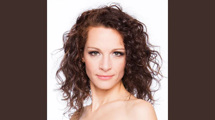 Eva Anderson Photo 36