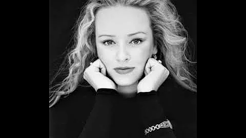 Lisa Russell Photo 42