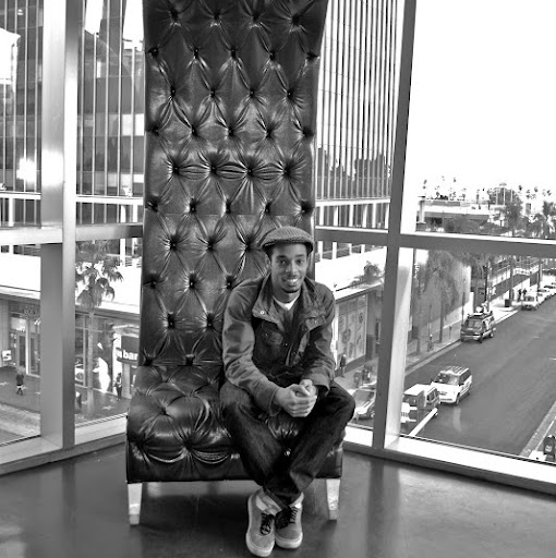 Victor Travis Photo 9
