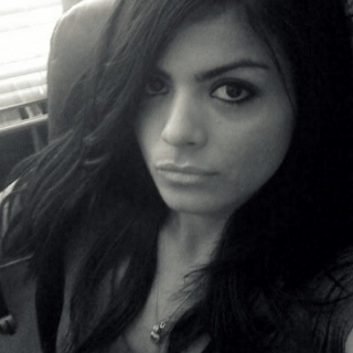 Dina Arias Photo 10