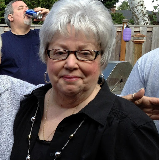 Vickie King Photo 13