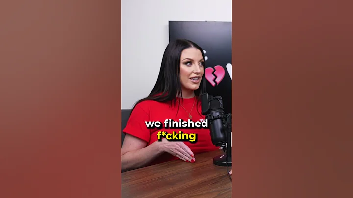 Angela White Photo 37