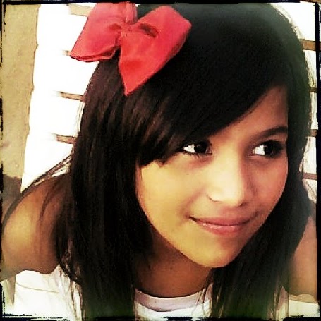 Alison Fernandez Photo 12