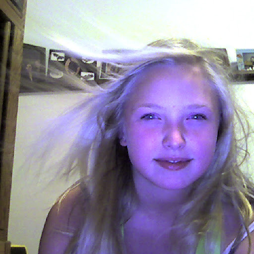 Belle Cooper Photo 10