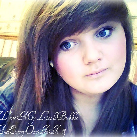 Sarah Hewes Photo 7