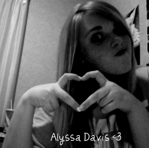 Alyssa Davis Photo 16