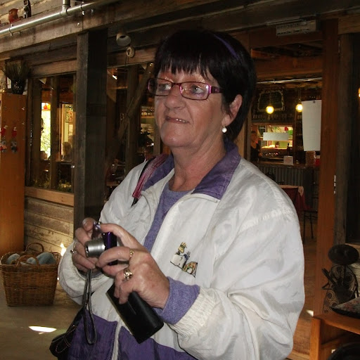 Linda Davy Photo 10