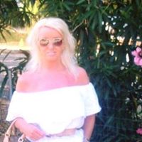 Helen Hunter Photo 5