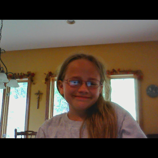 Caitlin Larsen Photo 12
