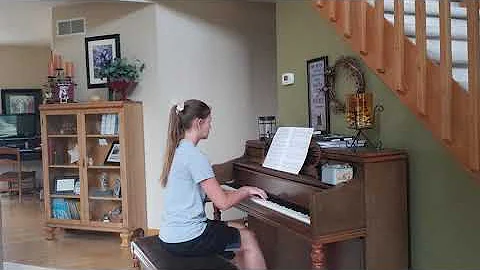 Ellen Maycock Photo 7