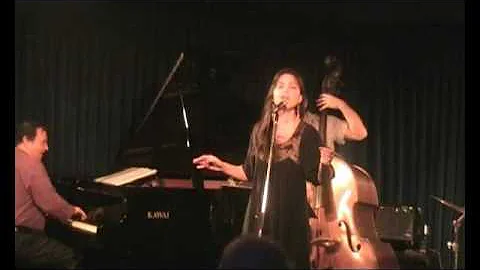 Rebecca Mendoza Photo 17
