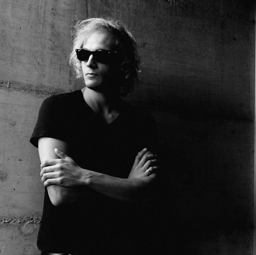 Elliott Fox Photo 10