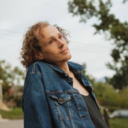 Ian White Photo 14