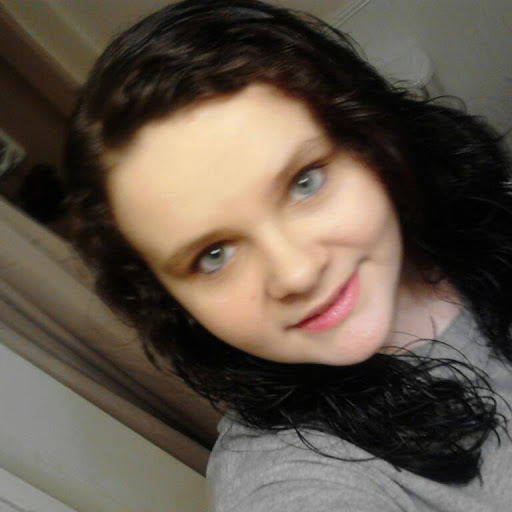 Lindsey Watts Photo 14