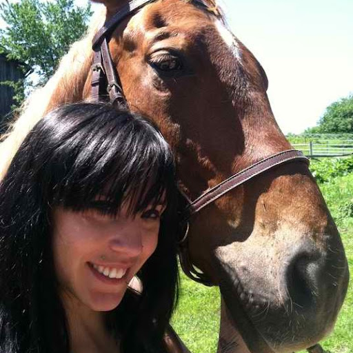 Nicole Boyce Photo 14