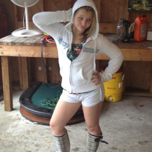 Brittani Hobbs Photo 5