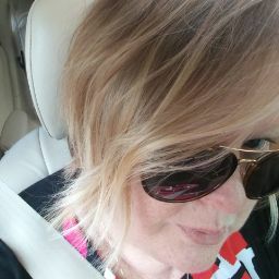 Lisa Gunn Photo 10
