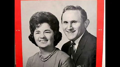 Elaine Leonard Photo 32