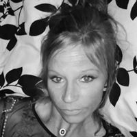 Shanna Hughes Photo 6