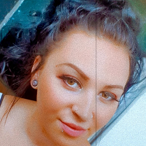 Hollie Cooper Photo 13