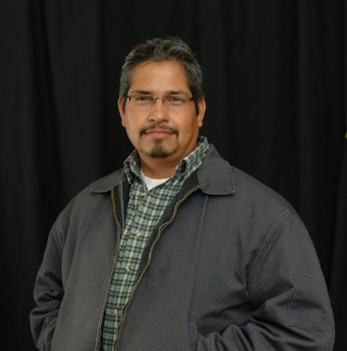 Richard Gonzales Photo 17