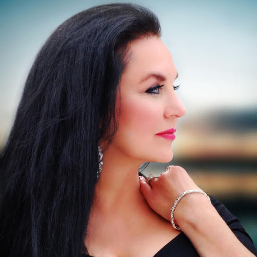 Crystal Gayle Photo 14