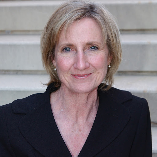 Elizabeth Bradford Photo 12