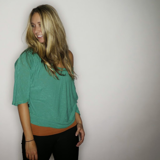 Robyn Hansen Photo 12